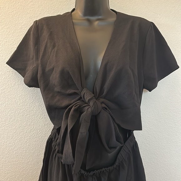 Princess Polly Ragnar Black Tie Front Cutout V Neck Romper - Picture 5 of 12